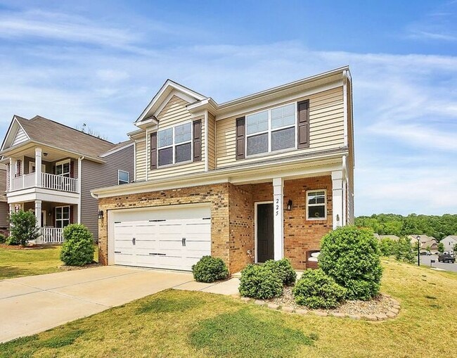 225 Kingston Drive in Mount Holly, NC - Building Photo - Building Photo