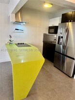 1790 NE 79th St in North Bay Village, FL - Building Photo