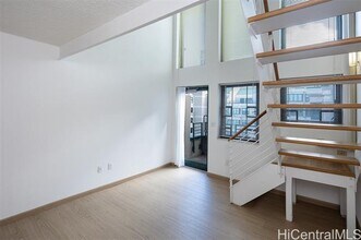 545 Queen St in Honolulu, HI - Building Photo - Building Photo