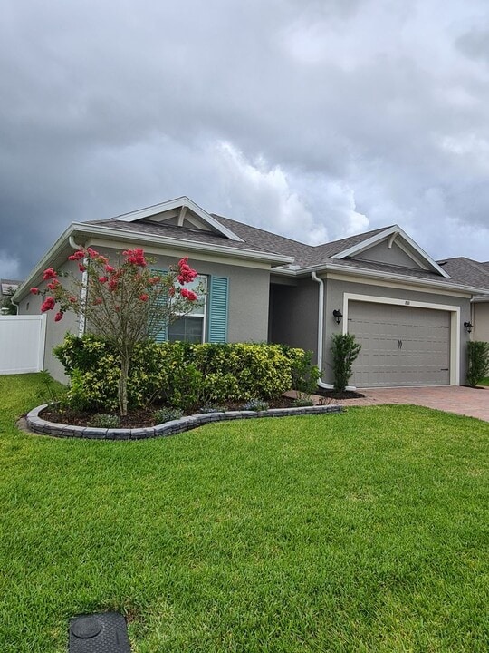 1801 Sunfish St in St. Cloud, FL - Building Photo