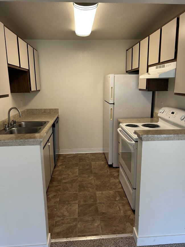 Panther Lake Apartments in Federal Way, WA - Building Photo - Building Photo