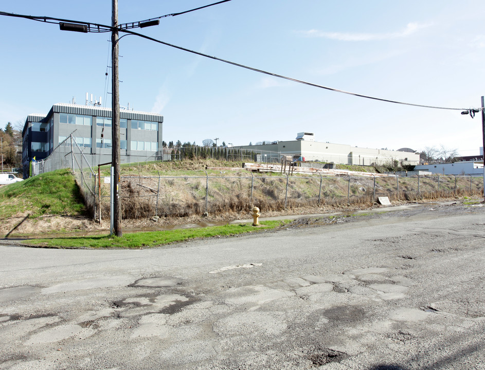 Barrett Park in Seattle, WA - Building Photo