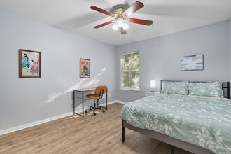 6850 Thistle Hill Way in Austin, TX - Foto de edificio - Building Photo