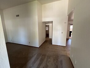 4731 W Cypress Ave in Visalia, CA - Building Photo - Building Photo