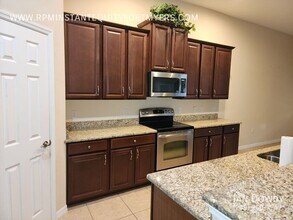 8120 Banyan Breeze Way in Ft. Myers, FL - Building Photo - Building Photo