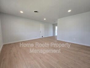 1309 W Beech Dr in Rogers, AR - Building Photo - Building Photo