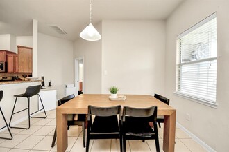 1922 Makenna Ln in Houston, TX - Building Photo - Building Photo