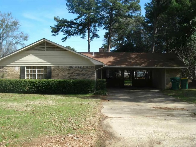 100 Medina Dr in Texarkana, TX - Building Photo - Building Photo