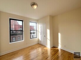 West 11th Street in New York, NY - Building Photo