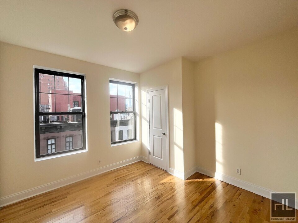 West 11th Street in New York, NY - Foto de edificio