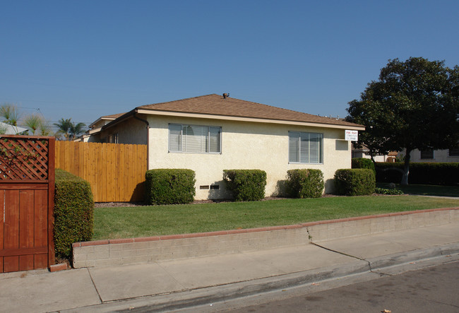 5312-5318 Wightman St in San Diego, CA - Building Photo - Building Photo