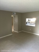 1108 Bartow Rd in Lakeland, FL - Foto de edificio - Building Photo