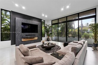 4364 Alton Rd in Miami Beach, FL - Building Photo - Building Photo