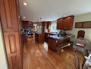 17 Central St in Marblehead, MA - Building Photo - Building Photo