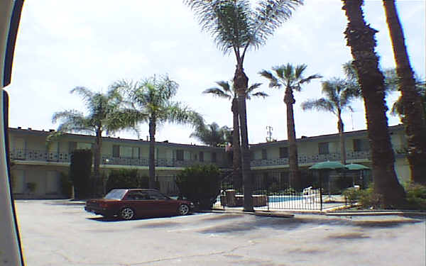 Sunset Palms Apartments in Downey, CA - Building Photo