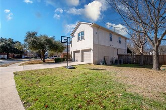 7018 Evans Dr in Round Rock, TX - Building Photo - Building Photo