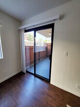 11515 Rochester Ave in Los Angeles, CA - Foto de edificio - Building Photo