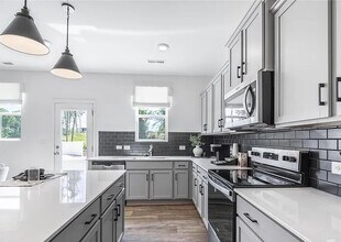 4413 Wymore Wy in Charlotte, NC - Building Photo - Building Photo