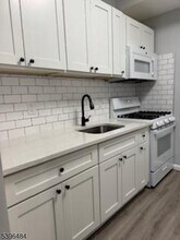 118-120 W 2nd Ave in Roselle, NJ - Building Photo - Building Photo