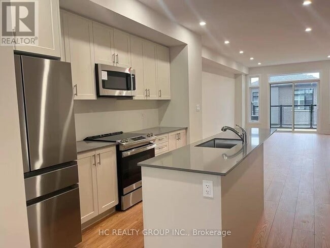 1810 Donald Cousens Pkwy in Markham, ON - Building Photo - Building Photo