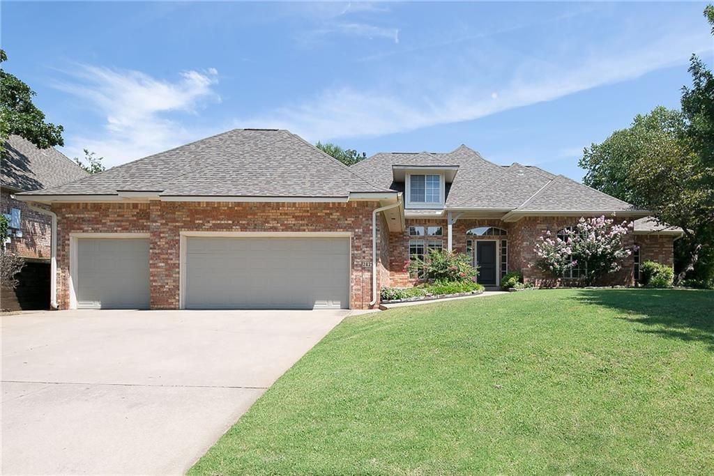 2425 Ashebury Way in Edmond, OK - Foto de edificio