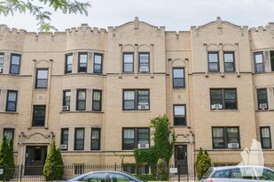 4604 N Winchester Ave, Unit 3C Apartments