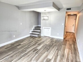 1201 SW 42nd Ave in Miami, FL - Building Photo - Building Photo