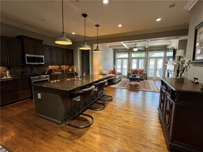 811 Park Manor Dr in Smyrna, GA - Building Photo - Building Photo