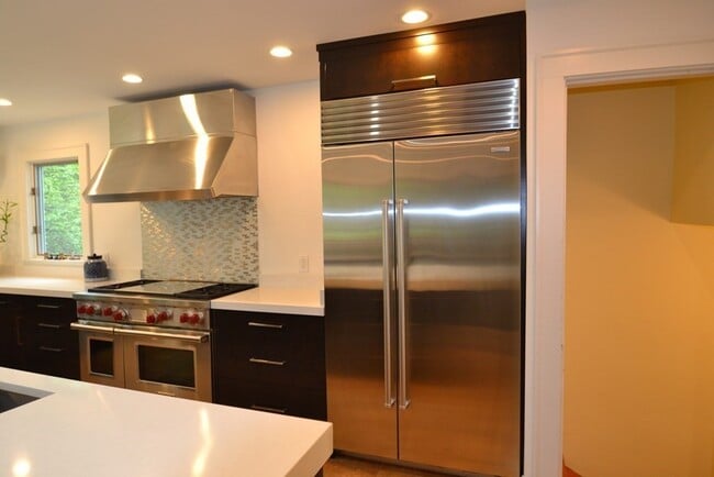 25 Bothfeld Rd in Newton, MA - Building Photo - Building Photo