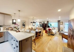 4711 Sargent Rd NE in Washington, DC - Foto de edificio - Building Photo