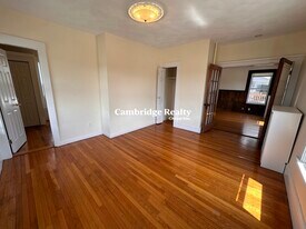 549 Broadway, Unit 2T in Somerville, MA - Building Photo