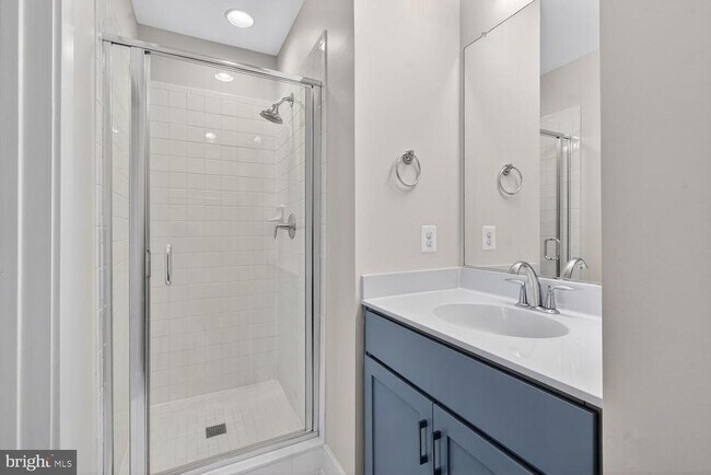 10425 Fernwood Rd in Bethesda, MD - Building Photo - Building Photo