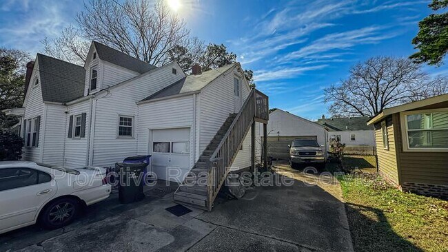 3811 Chatham Cir in Norfolk, VA - Building Photo - Building Photo