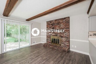 6203 Big Ben Dr in Louisville, KY - Building Photo - Building Photo