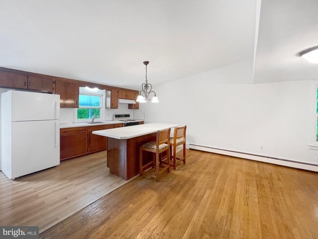 62 NJ-31 in Pennington, NJ - Building Photo - Building Photo