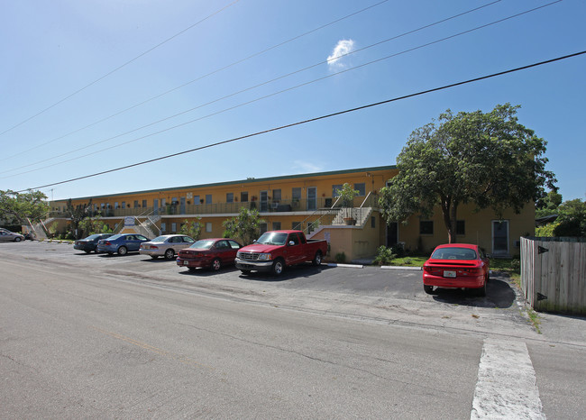 Waters Edge Apartments in Wilton Manors, FL - Building Photo - Building Photo