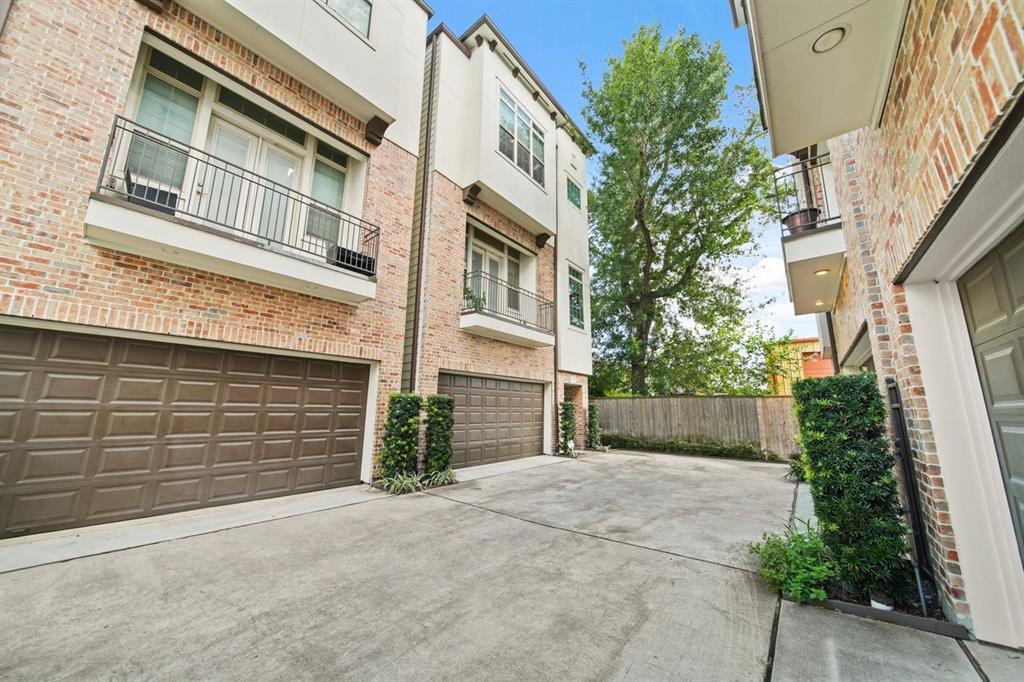 1034 W 26th St in Houston, TX - Building Photo
