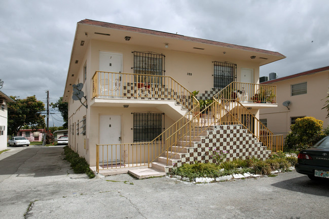 355 W 9th St in Hialeah, FL - Building Photo - Building Photo