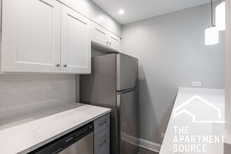 744 W Gordon Terrace in Chicago, IL - Foto de edificio - Building Photo