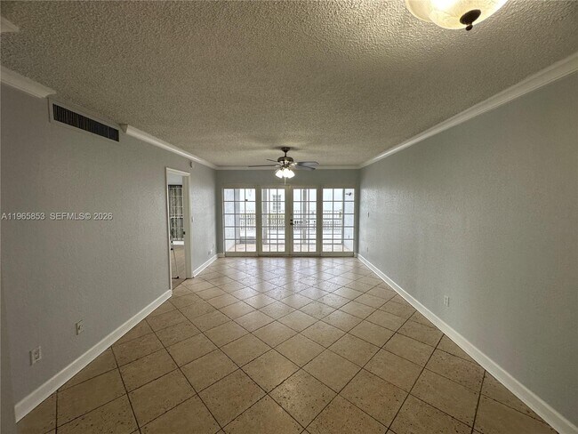7981 S French Dr in Pembroke Pines, FL - Building Photo - Building Photo