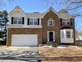 2027 Pierce Way, Unit 01-114 in Buford, GA - Building Photo