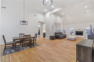 4313 W Arlington Dr in Rogers, AR - Building Photo - Building Photo