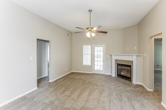 1176 Warwick Pl in Southaven, MS - Building Photo - Building Photo
