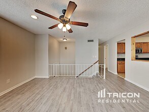 1110 Estatewood Dr in Brandon, FL - Foto de edificio - Building Photo