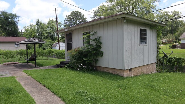 225 Hillmoor Ln in Birmingham, AL - Building Photo - Building Photo