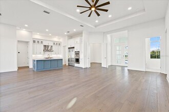 8250 Nevis Run in Lakewood Ranch, FL - Building Photo - Building Photo