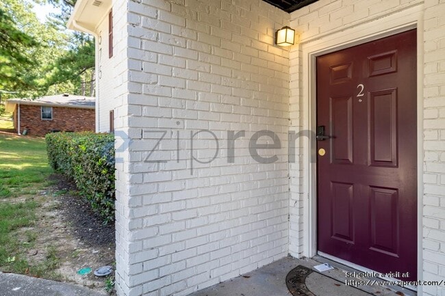 575 Springwood Dr in Forest Park, GA - Building Photo - Building Photo