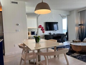 3101 Bayshore Dr, Unit 1806 in Fort Lauderdale, FL - Building Photo - Building Photo