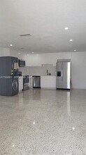 9228 SW 37th St in Miami, FL - Building Photo - Building Photo