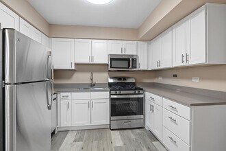 WHEATON COURT, LLC in Wheaton, IL - Foto de edificio - Interior Photo